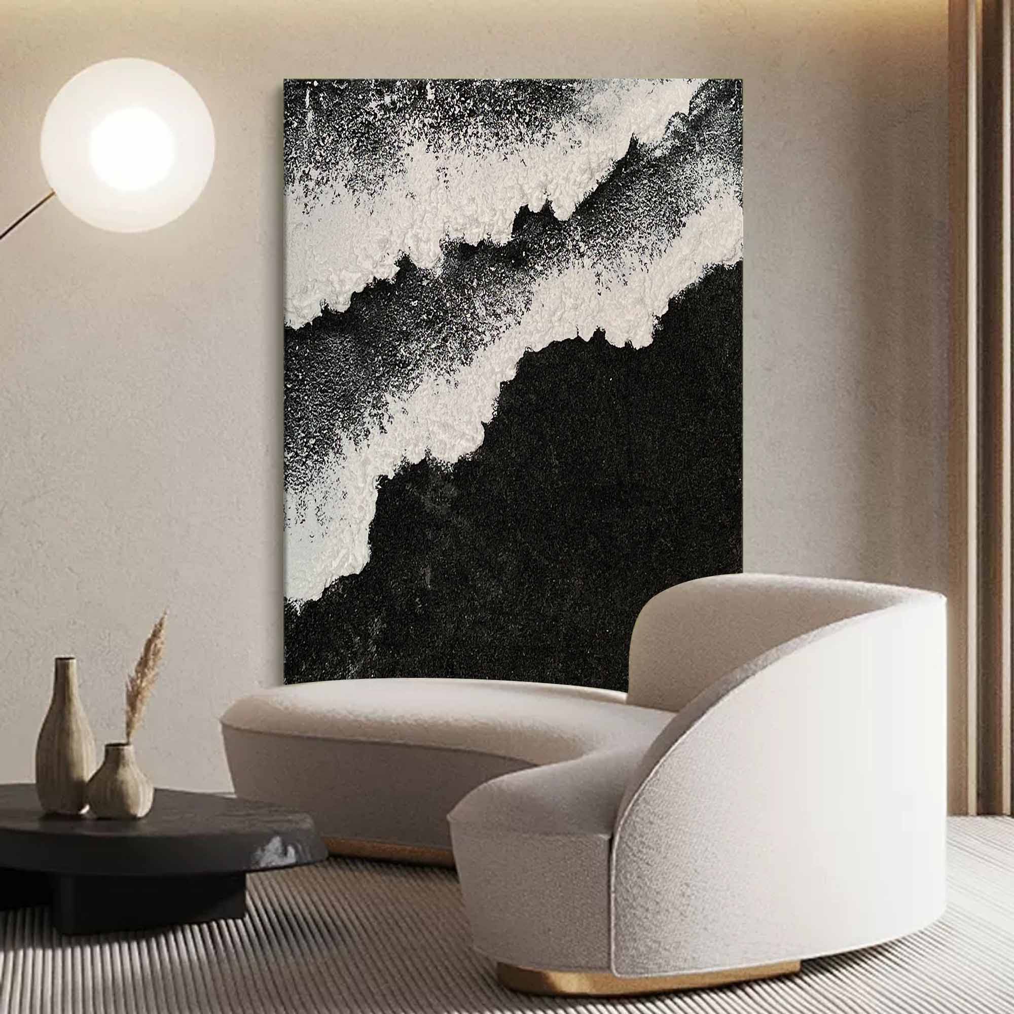 Monochrome Tidal Elegance