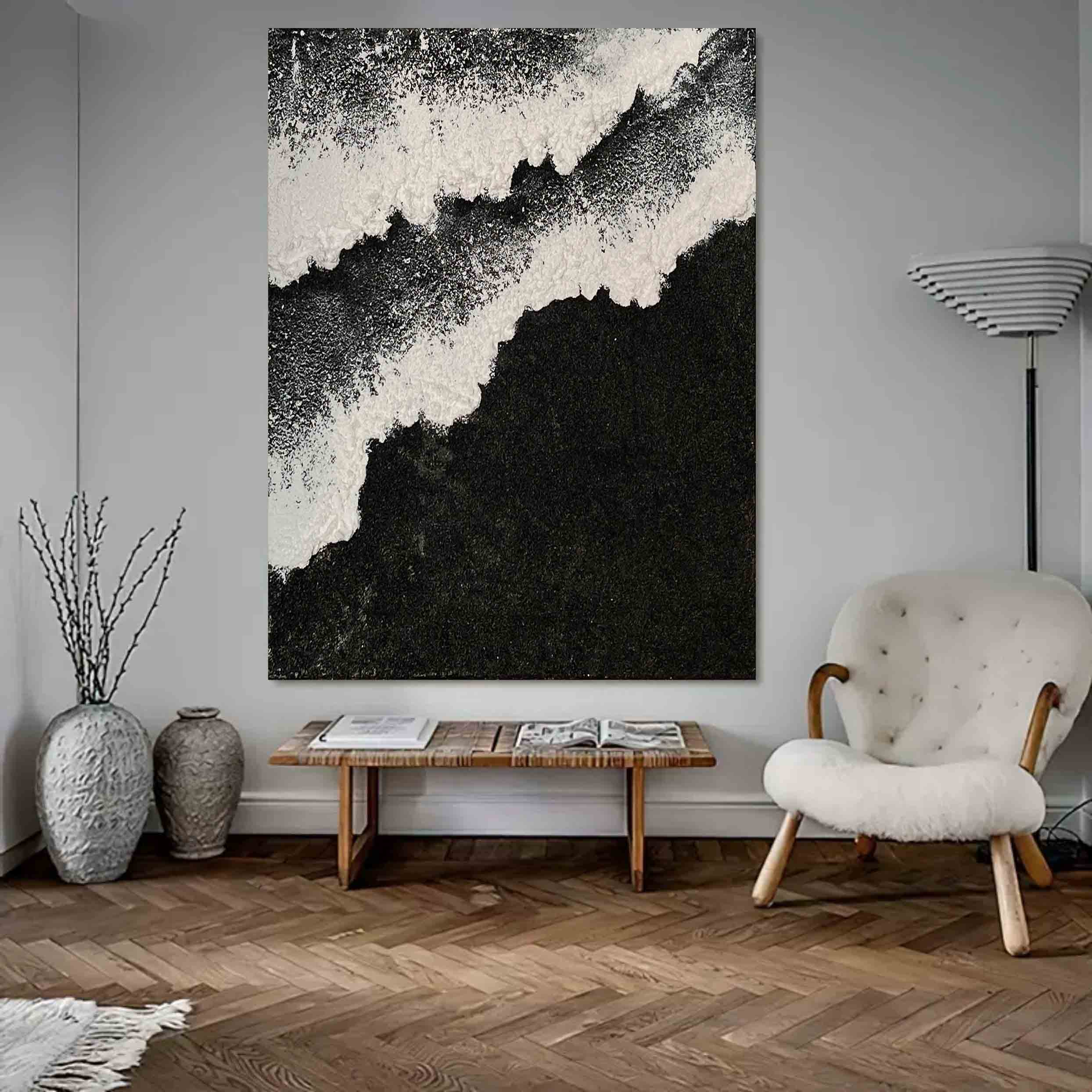 Monochrome Tidal Elegance